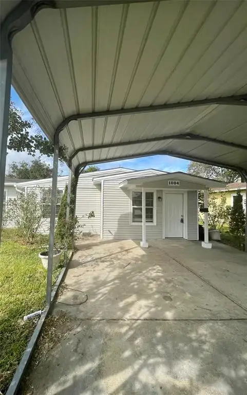 1004 S 2nd Street, La Porte, TX 77571 - #1