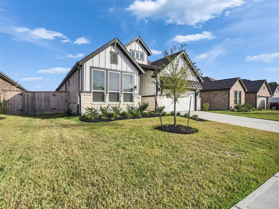 2211 Cherry Bridge Lane, Tomball, TX 77375 - Image #2