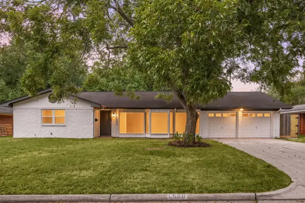 1900 Amy Drive, Baytown, TX 77520