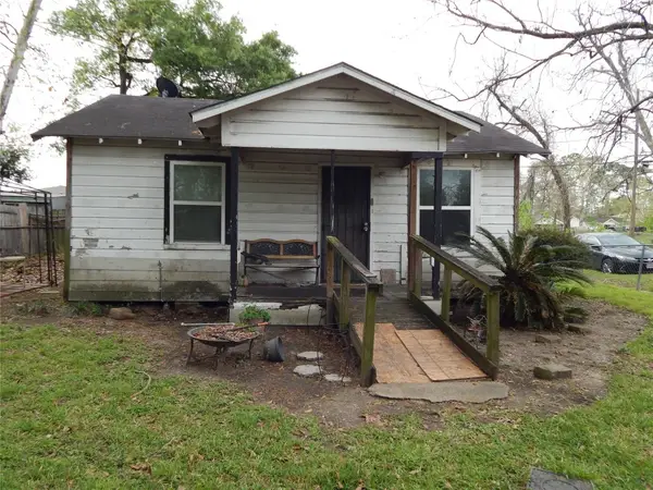 2449 Garwood Drive, Houston, TX 77091