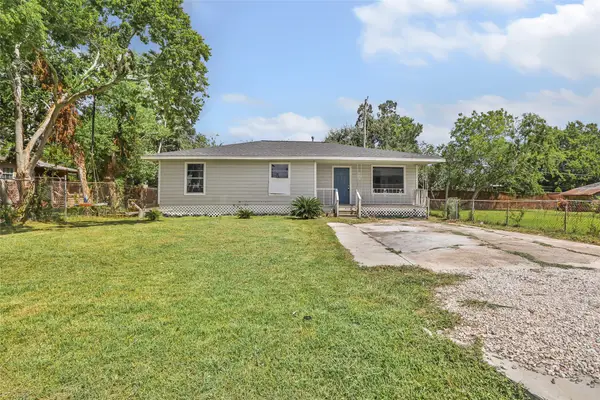 234 Bay Oaks Drive, La Porte, TX 77571