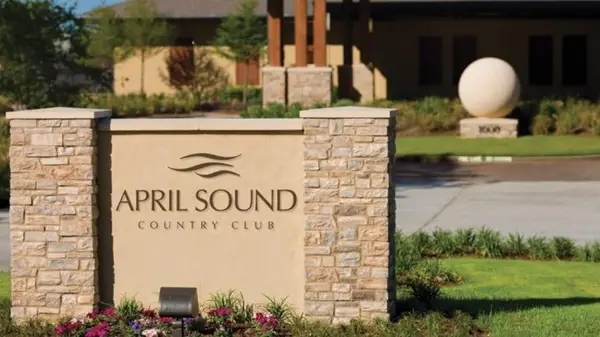 149 Springs Edge Drive, Conroe, TX 77356