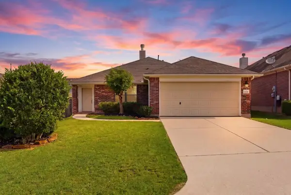 2304 Oakleaf Hills Circle, Conroe, TX 77304