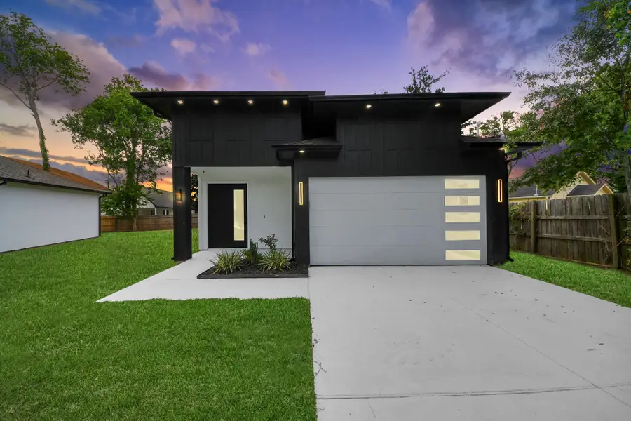 1904 Bell Street, Dayton, TX 77535 - #2