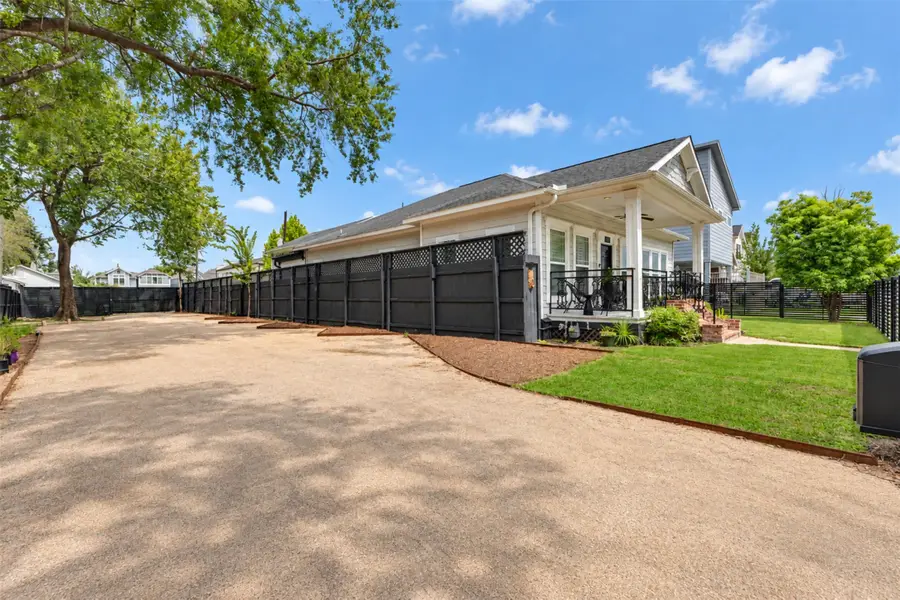 827 W 19th Street And 829 W 19th Street, Houston, TX 77008 - #2
