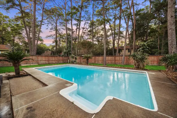 6 Fairmeade Bend Drive, The Woodlands, TX 77381