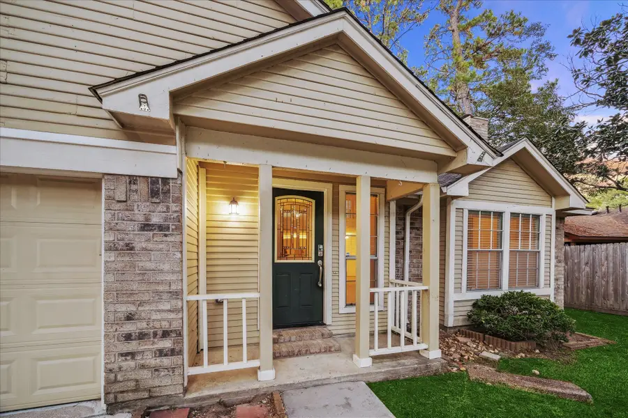 6 Fairmeade Bend Drive, The Woodlands, TX 77381 - Image #3