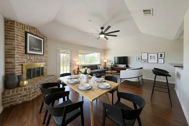 1325 Canyon Springs Drive, La Porte, TX 77571 - Image #3