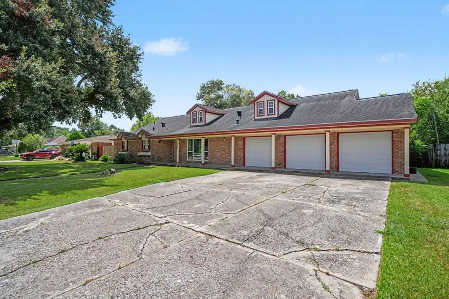 1710 Oaks Drive, Pasadena, TX 77502 - #2