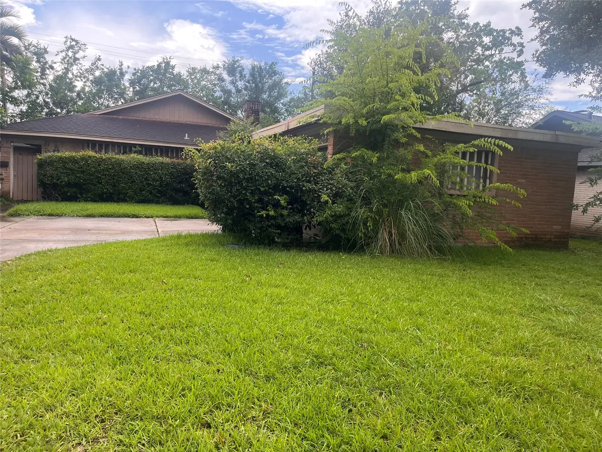 9610 Bob White Drive, Houston, TX 77096 - #1