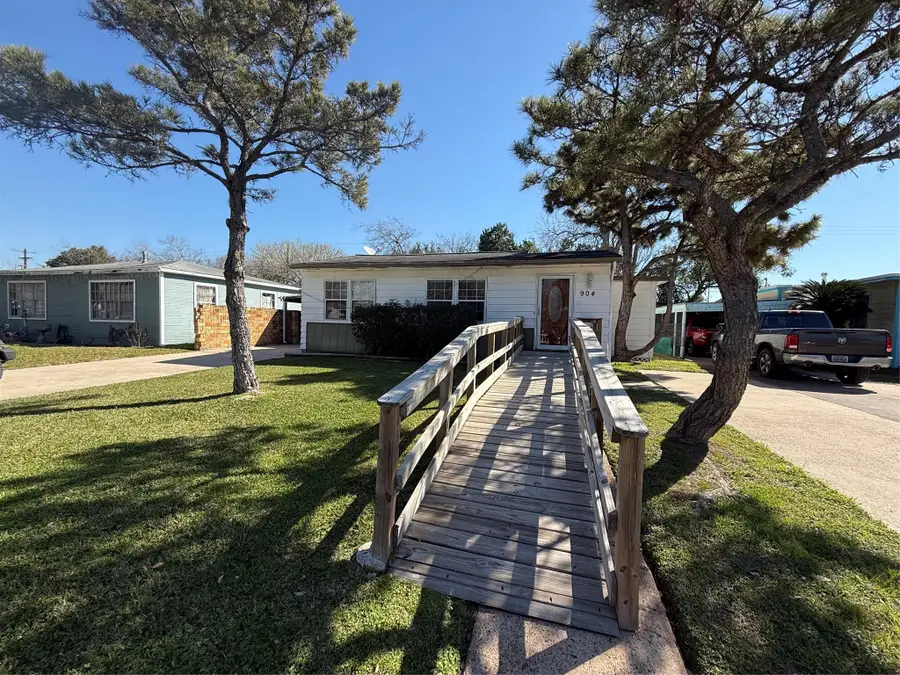 904 11th Street, Texas City, TX 77590 - #2