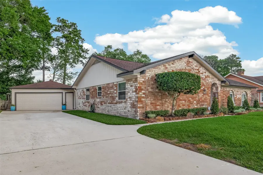 306 W Castle Harbour Drive, Friendswood, TX 77546 - #3