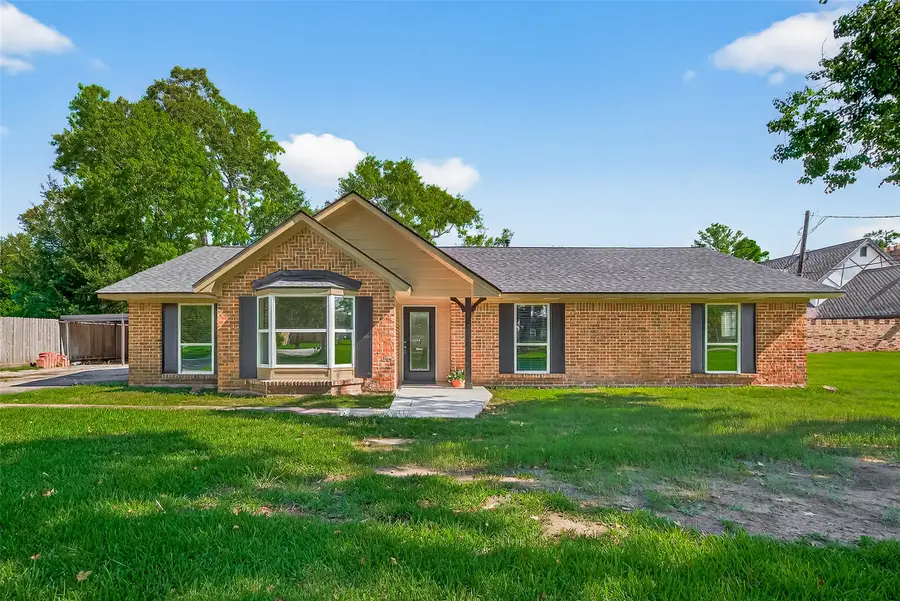 702 Stratford Street, Highlands, TX 77562 - Image #2