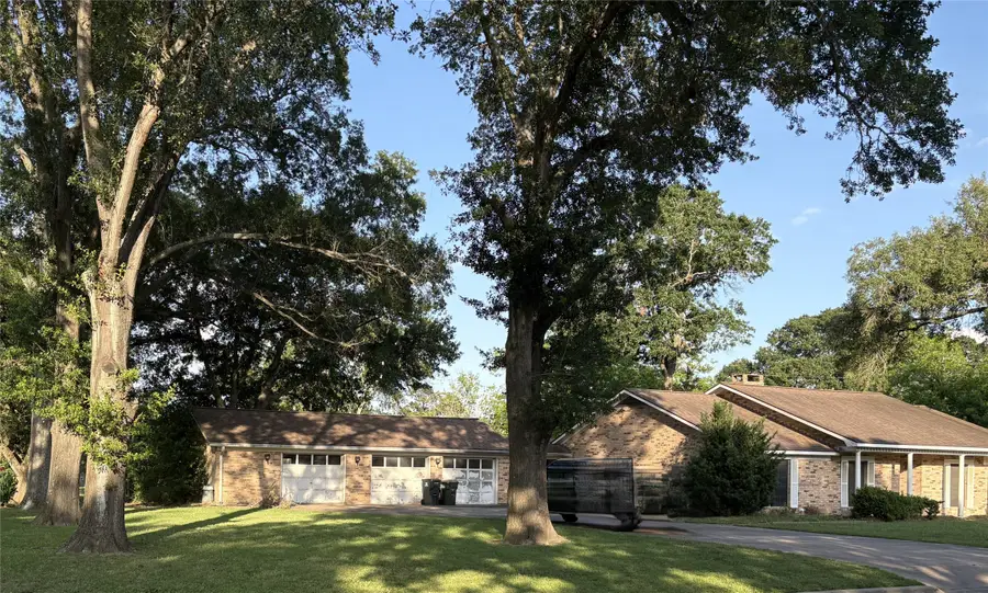 677 N Fowlkes Street, Sealy, TX 77474 - #2