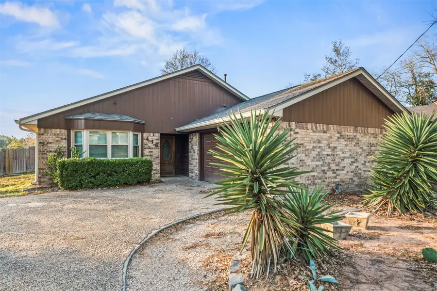 416 Rolling Hills Drive, Conroe, TX 77304 - Image #2