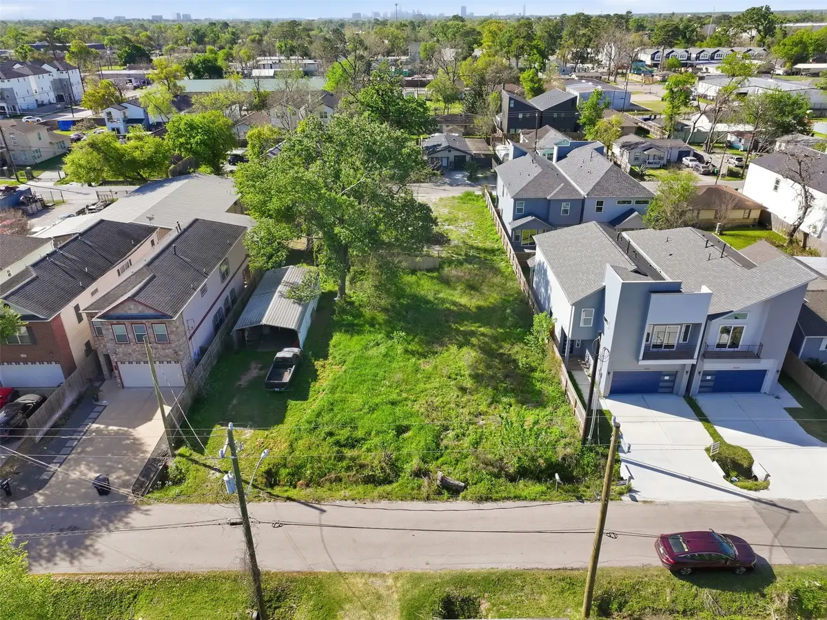 4921 #A Golden Forest Drive, Houston, TX 77091 - #1