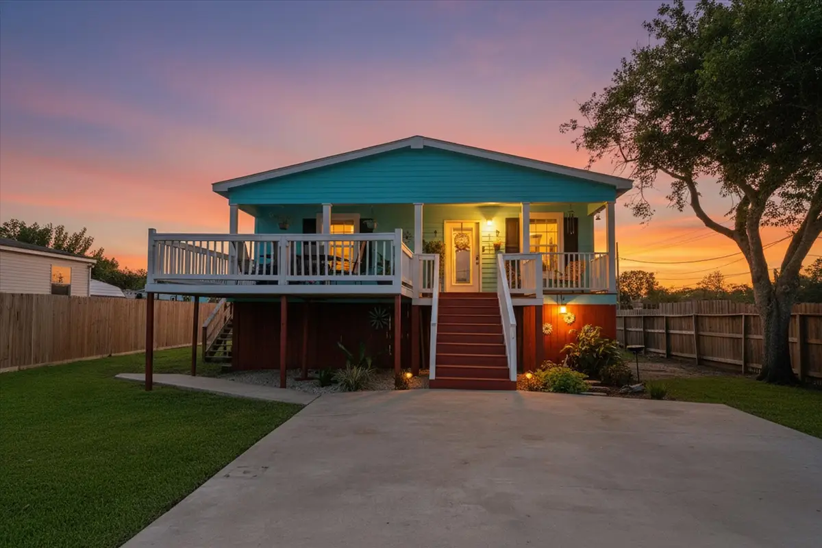 2385 Broadway Street, Dickinson, TX 77539 - Image #1