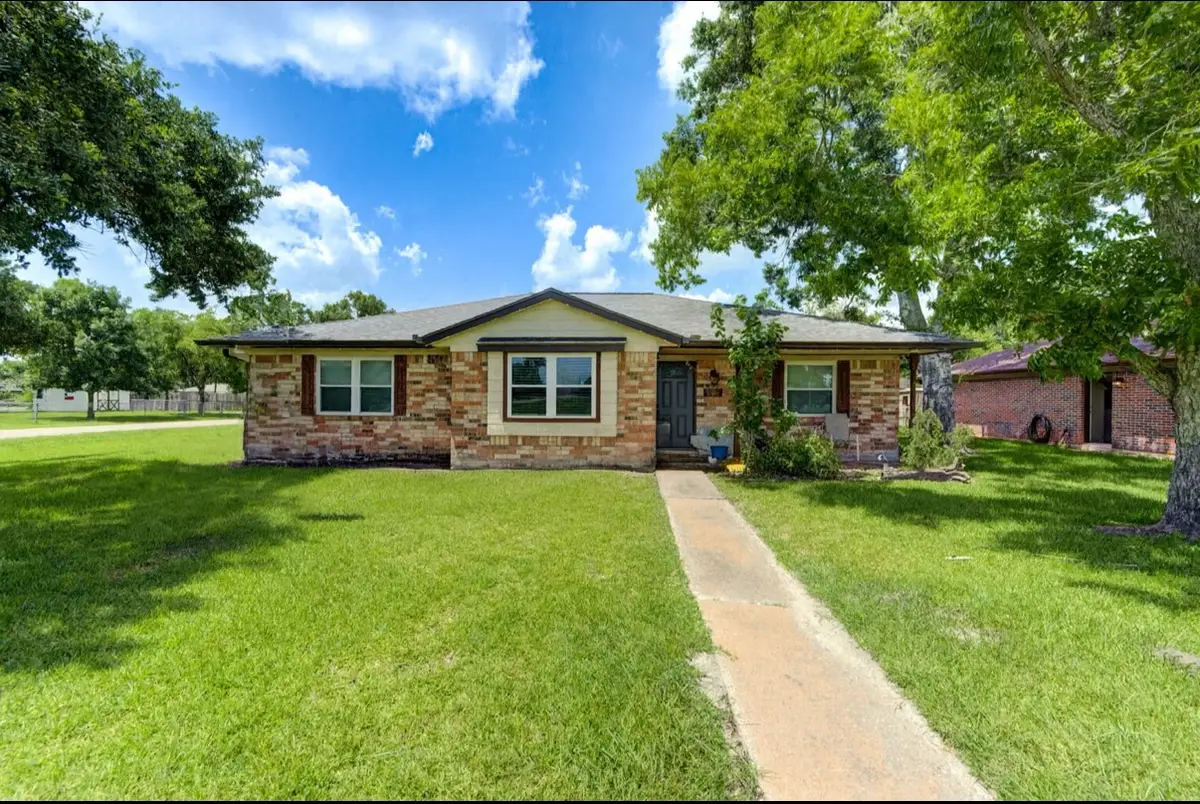 1226 Ave H, Danbury, TX 77534 - #1