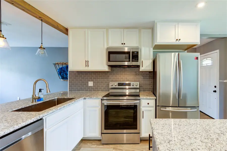 1226 Ave H, Danbury, TX 77534 - #3