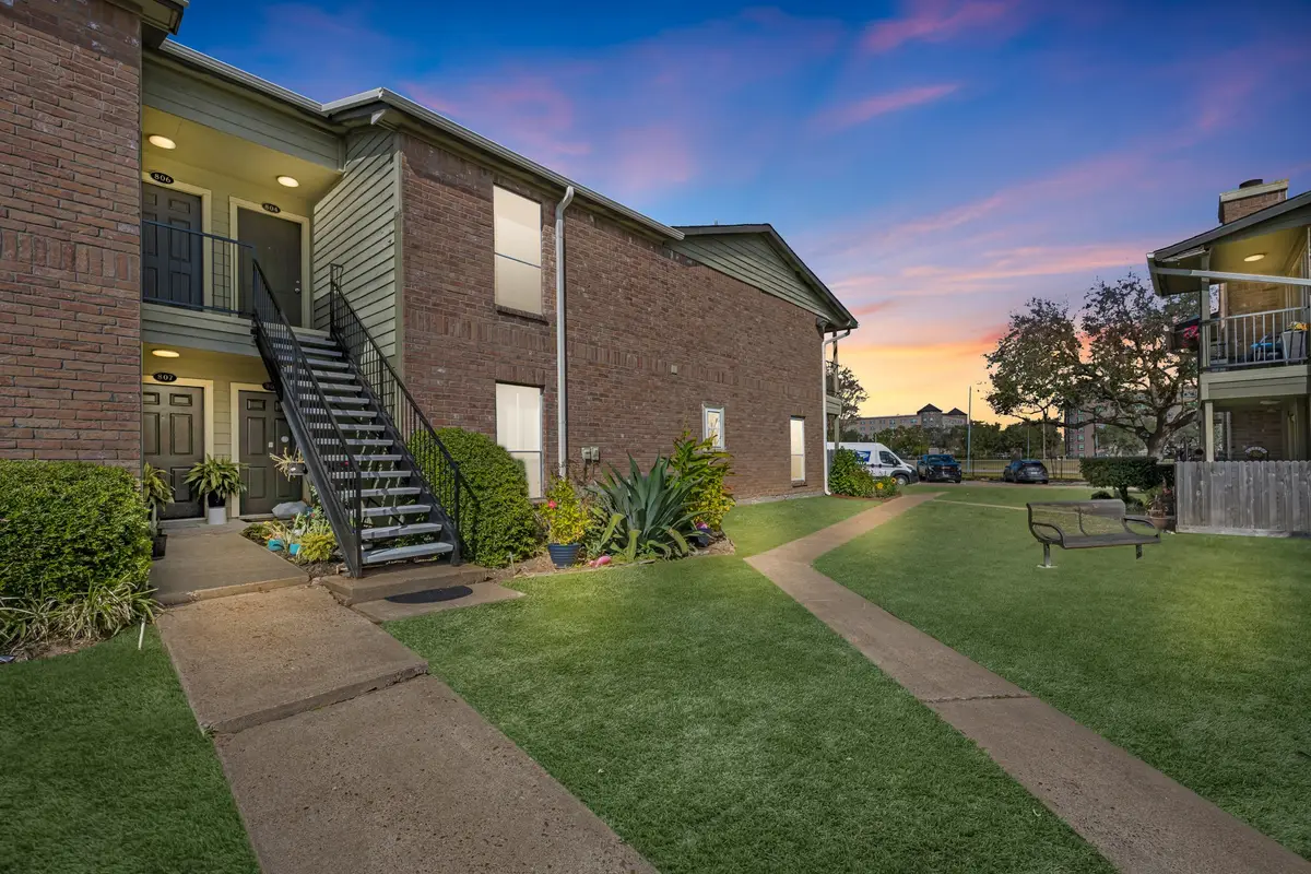 18800 Egret Bay Boulevard #804, Webster, TX 77058 - Image #1