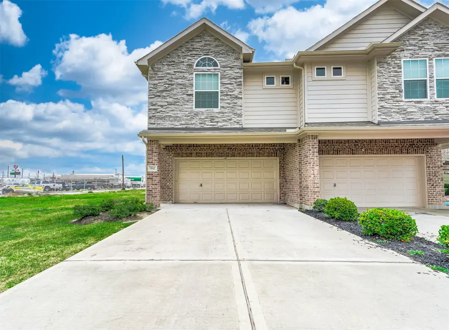 532 N 6th Street, La Porte, TX 77571 - #2