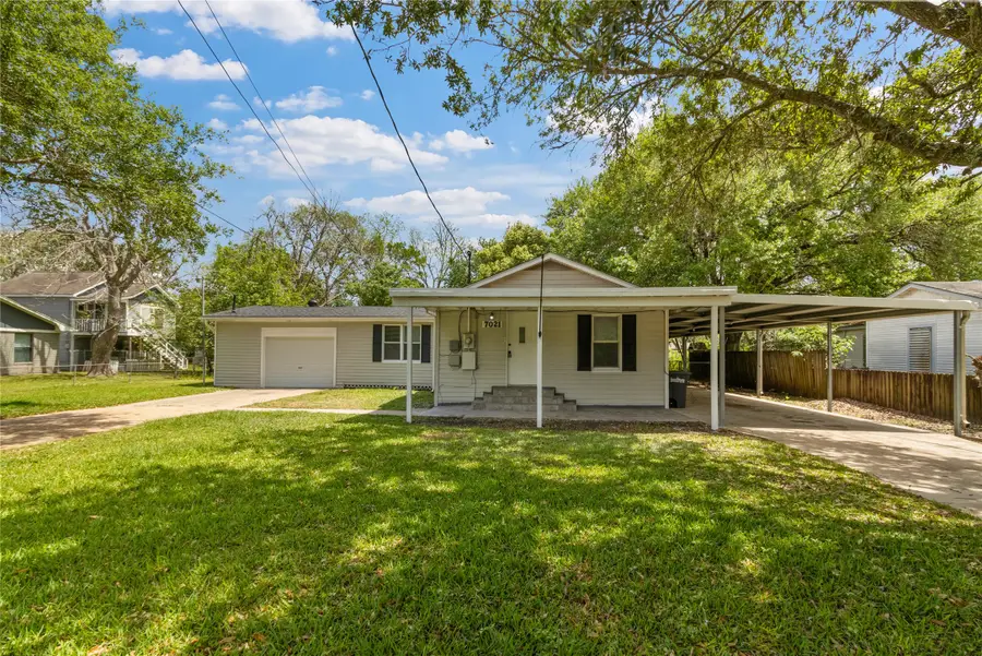 7021 2nd Street, Hitchcock, TX 77563 - #3