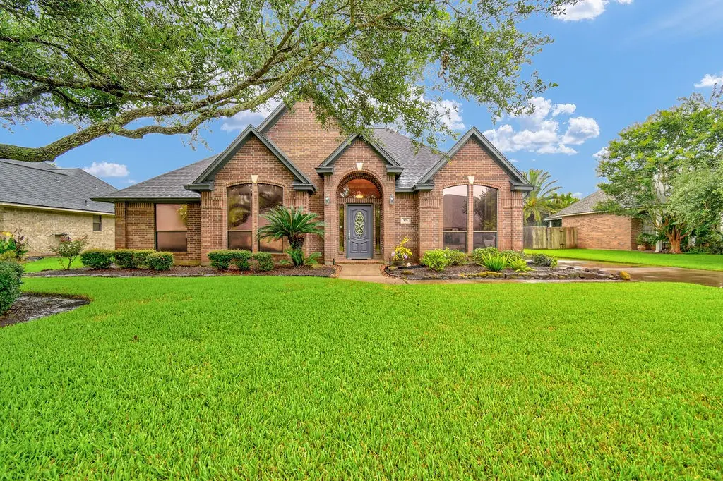 105 Indian Paintbrush, Lake Jackson, TX 77566 - #1