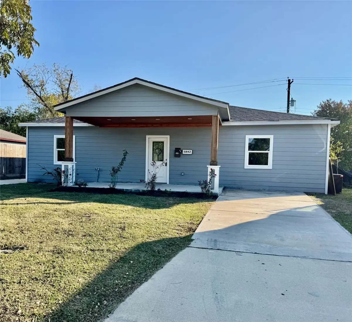 5842 Southville Street, Houston, TX 77033 - Image #1