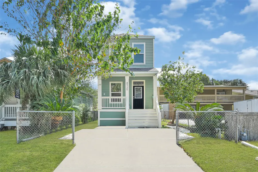 4717 Avenue Q, Galveston, TX 77551 - #2