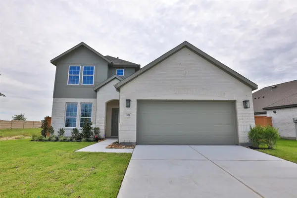 205 Cross Gable Lane, Dayton, TX 77535
