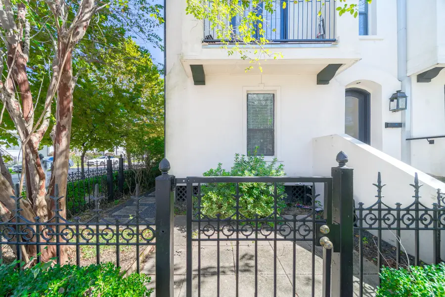 2426 Bevis Street, Houston, TX 77008 - Image #3