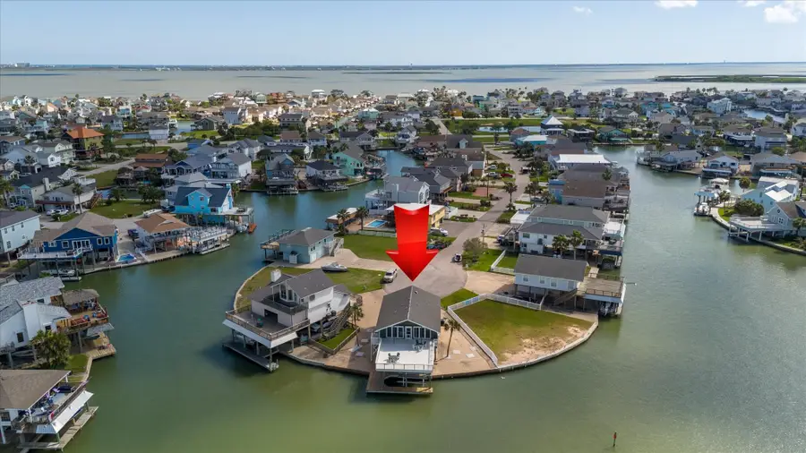 427 Tahiti Road, Tiki Island, TX 77554 - #2