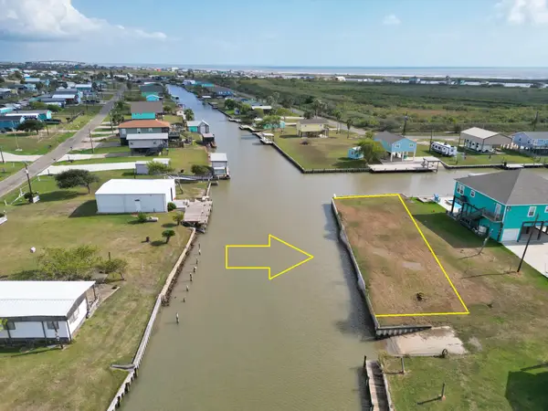 140 County Road 200, Sargent, TX 77414