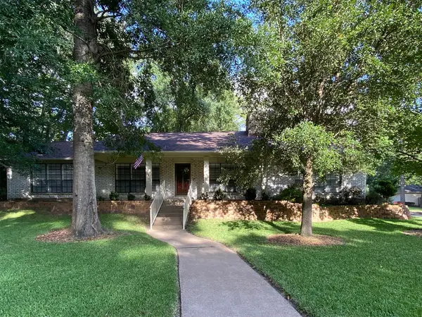 372 Oak Hill Drive, Huntsville, TX 77340