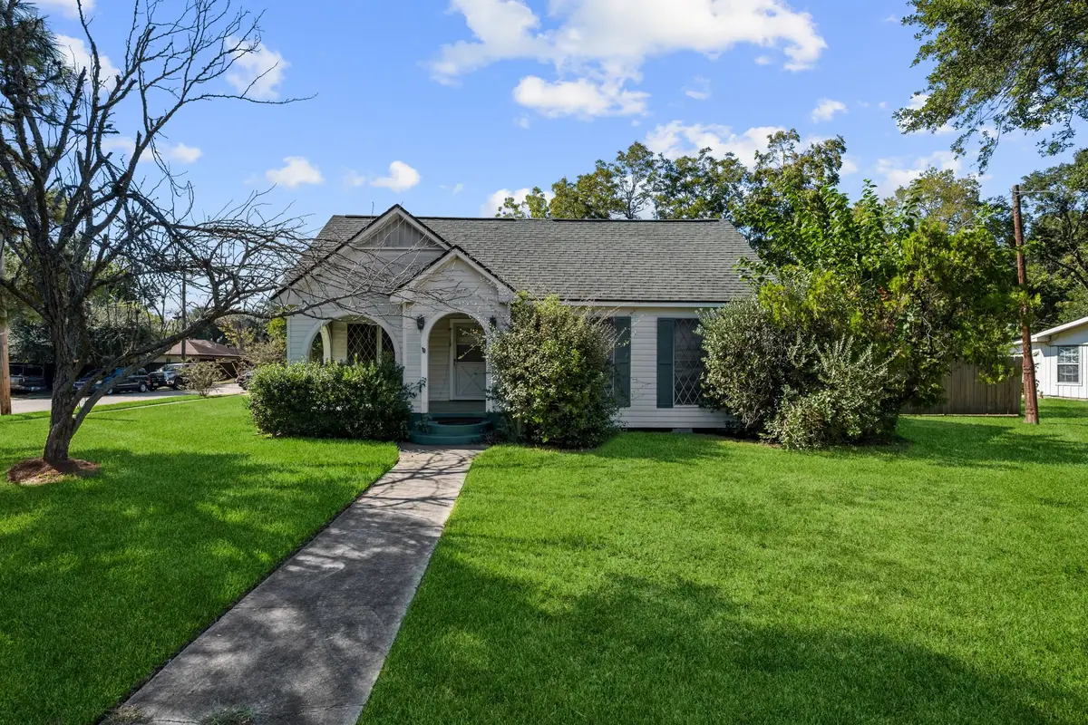 401 N Pruett Street, Baytown, TX 77520 - #1