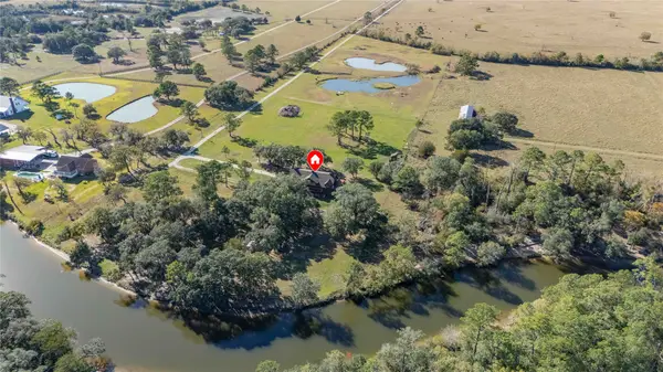 6641 S Eagle Road, Anahuac, TX 77514
