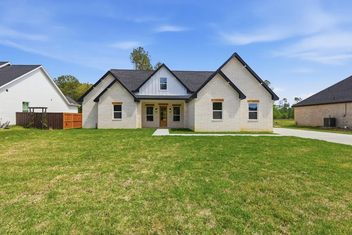 1258 Spanish Dr, Dayton, TX 77535 - #1