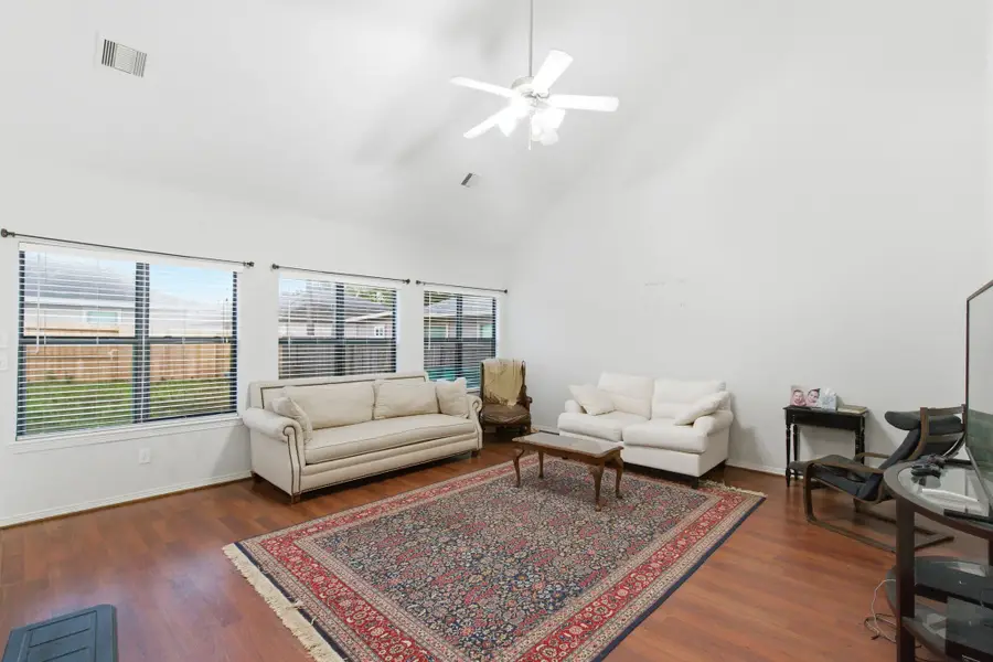 811 Belvedere Drive, Conroe, TX 77301 - Image #3