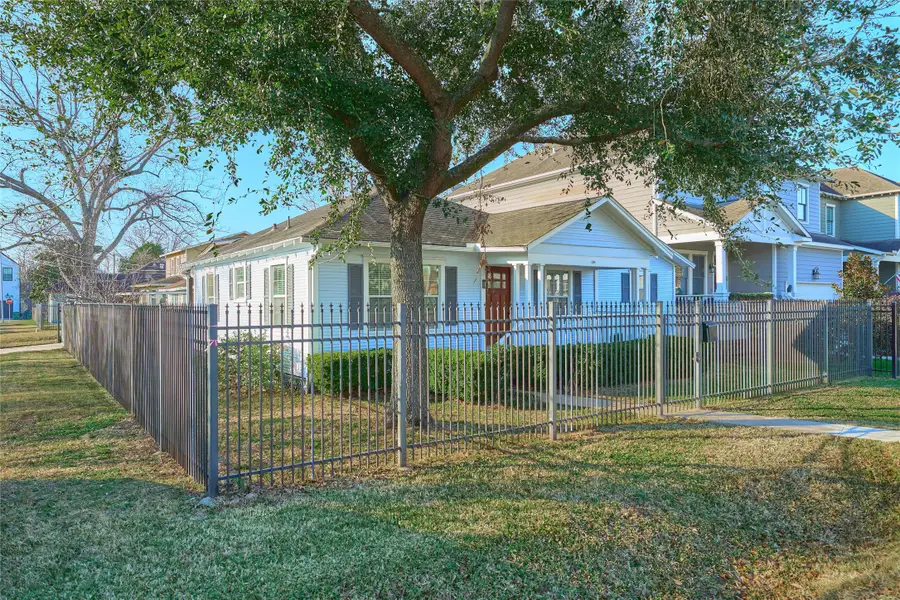 726 E 26th Street, Houston, TX 77009 - #2