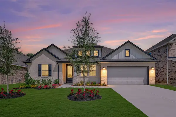 12114 St Augustine Drive, Mont Belvieu, TX 77535