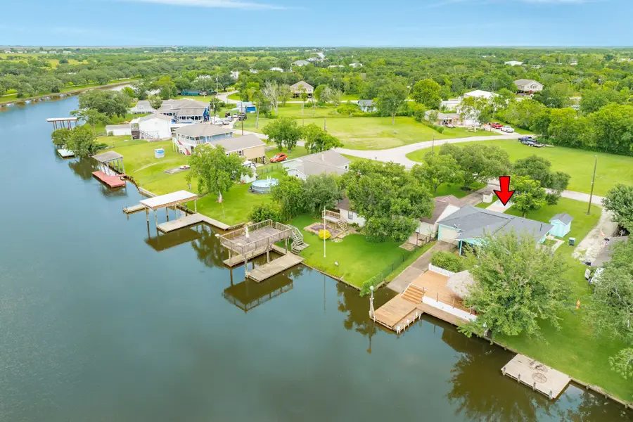 127 Bastrop Bayou Drive, Angleton, TX 77515 - #2