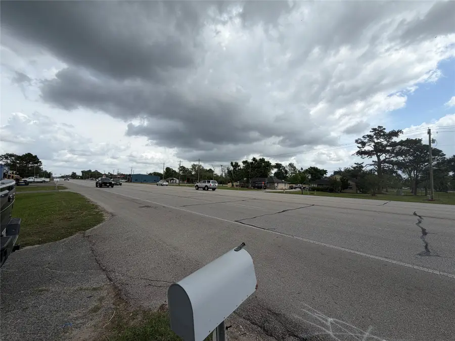 2212 S Highway 288b, Angleton, TX 77515 - #3