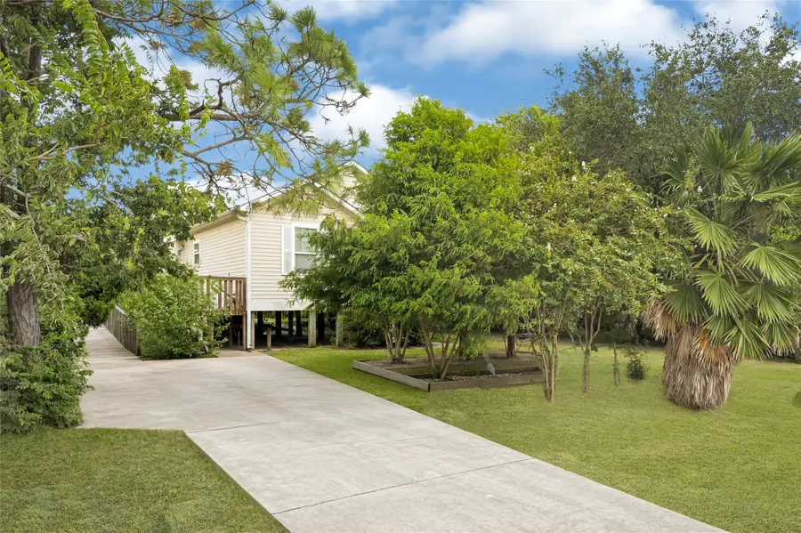 2329 Avenue D, San Leon, TX 77539 - #2