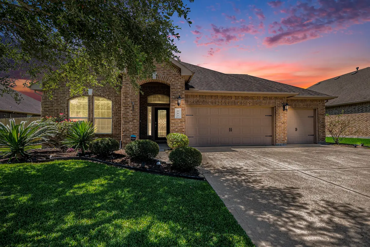 907 Fairway Drive, La Porte, TX 77571 - Image #1