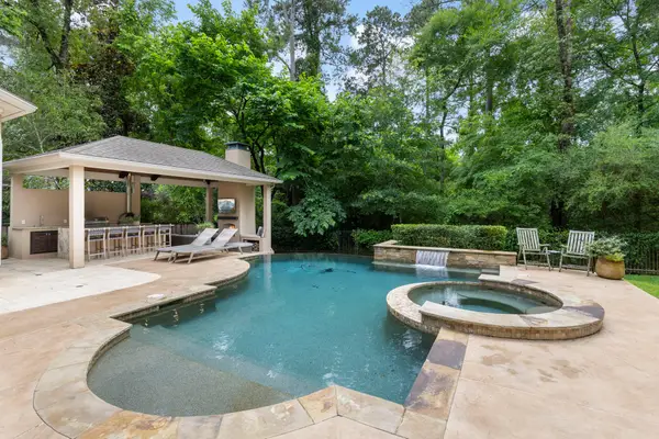 82 E Bracebridge Circle, The Woodlands, TX 77382
