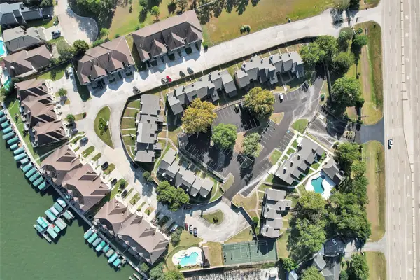 17578 Highway 105 West W, Conroe, TX 77356