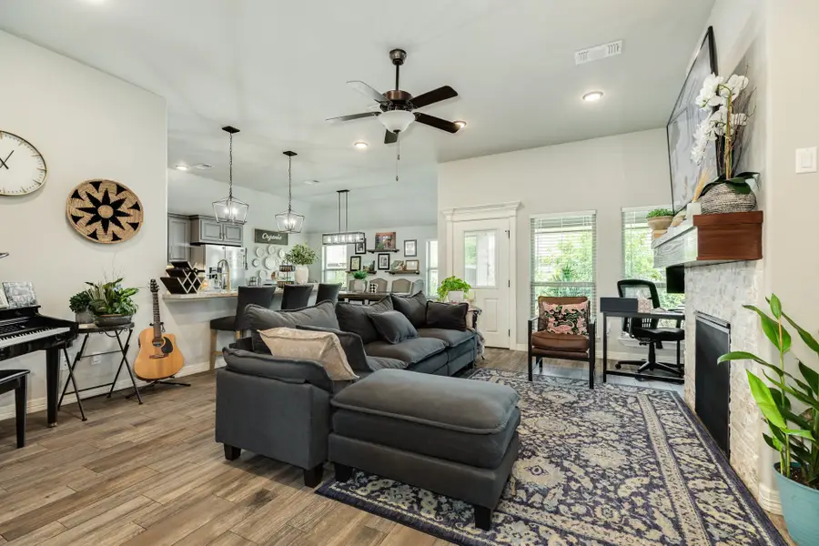 60 Dove Tree Court, Lake Jackson, TX 77566 - #2