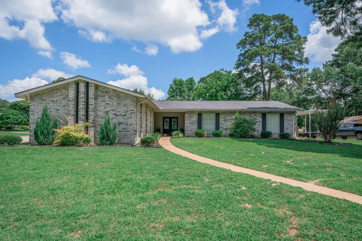 317 E Robinwood, White Oak, TX 75693 - #1