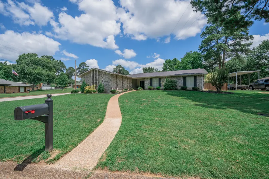 317 E Robinwood, White Oak, TX 75693 - #2
