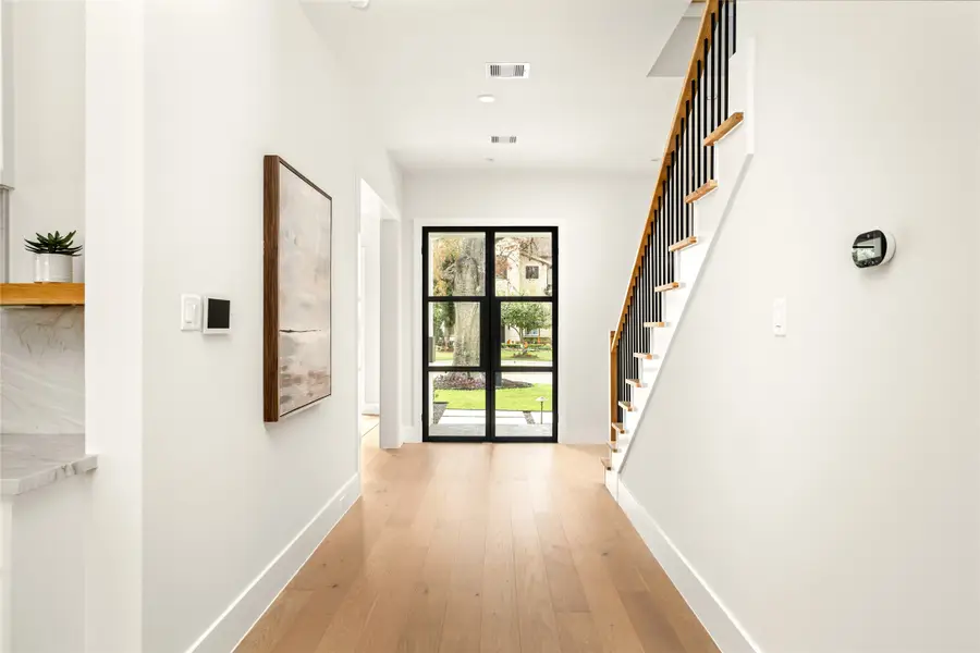 1526 Wakefield Drive, Houston, TX 77018 - Image #3